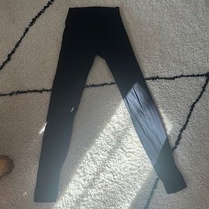 Size 4 align pants very litttle pulling, excellent condition 28”